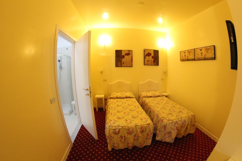 Europa Fiera Rho Hotel Phòng bức ảnh